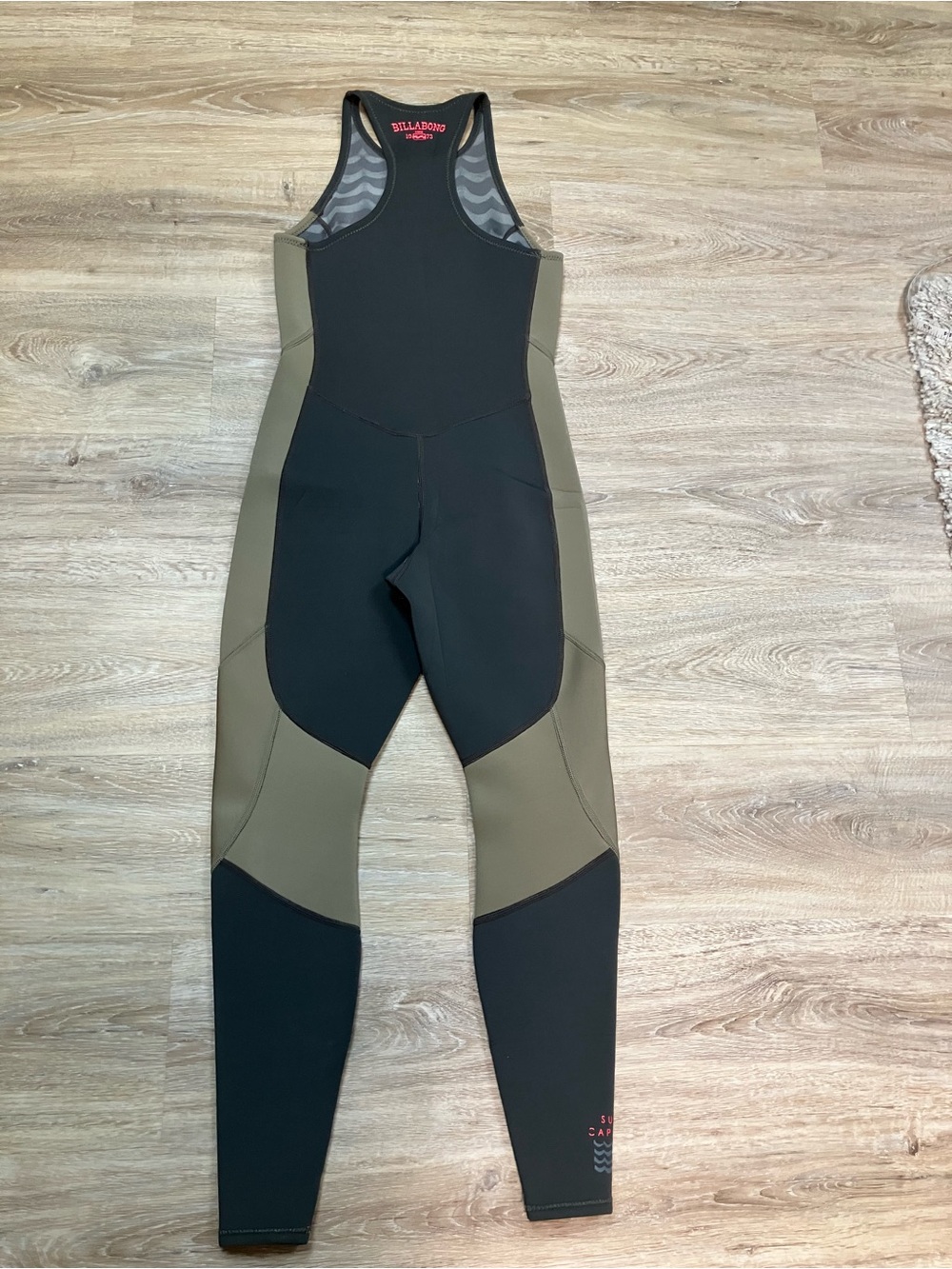 Billabong Black and Olive Surf Wetsuit size 6